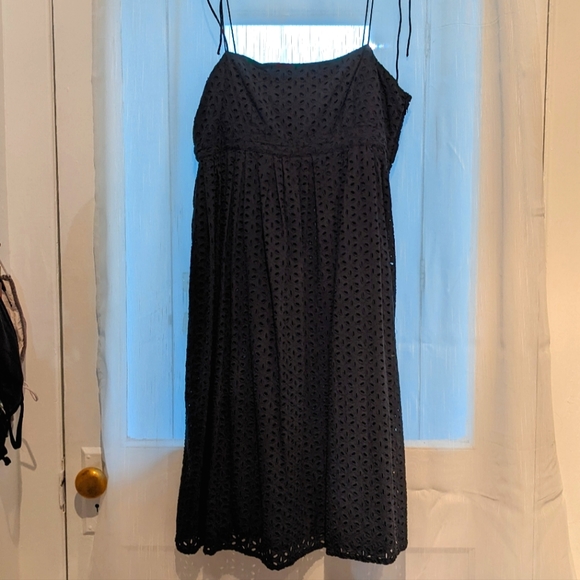 Gap Eyelet dress - Picture 1 of 3